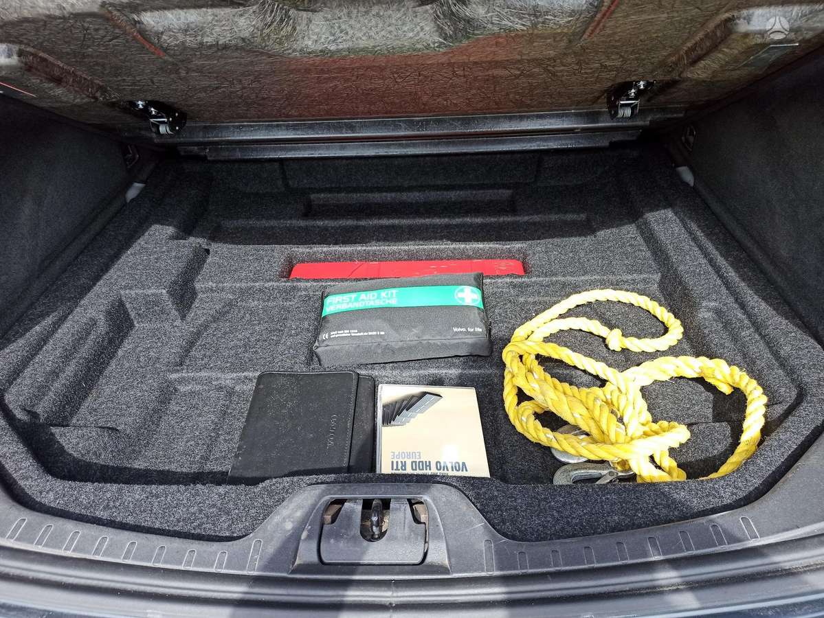 Volvo V60 2011 — photo 14