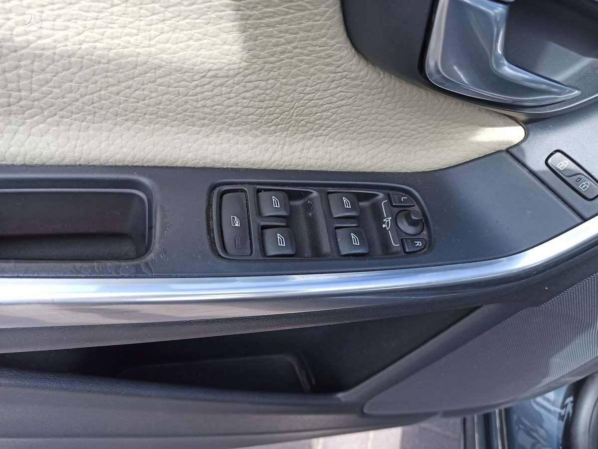 Volvo V60 2011 — photo 15