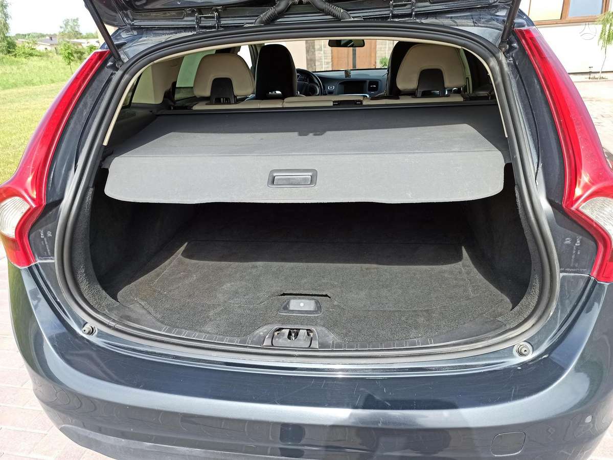 Volvo V60 2011 — photo 17