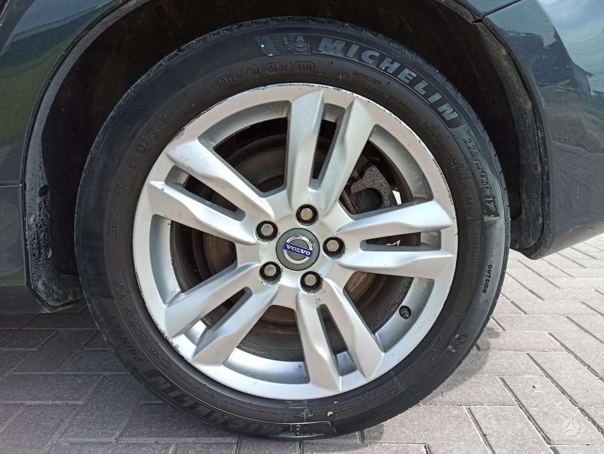 Volvo V60 2011 — photo 20