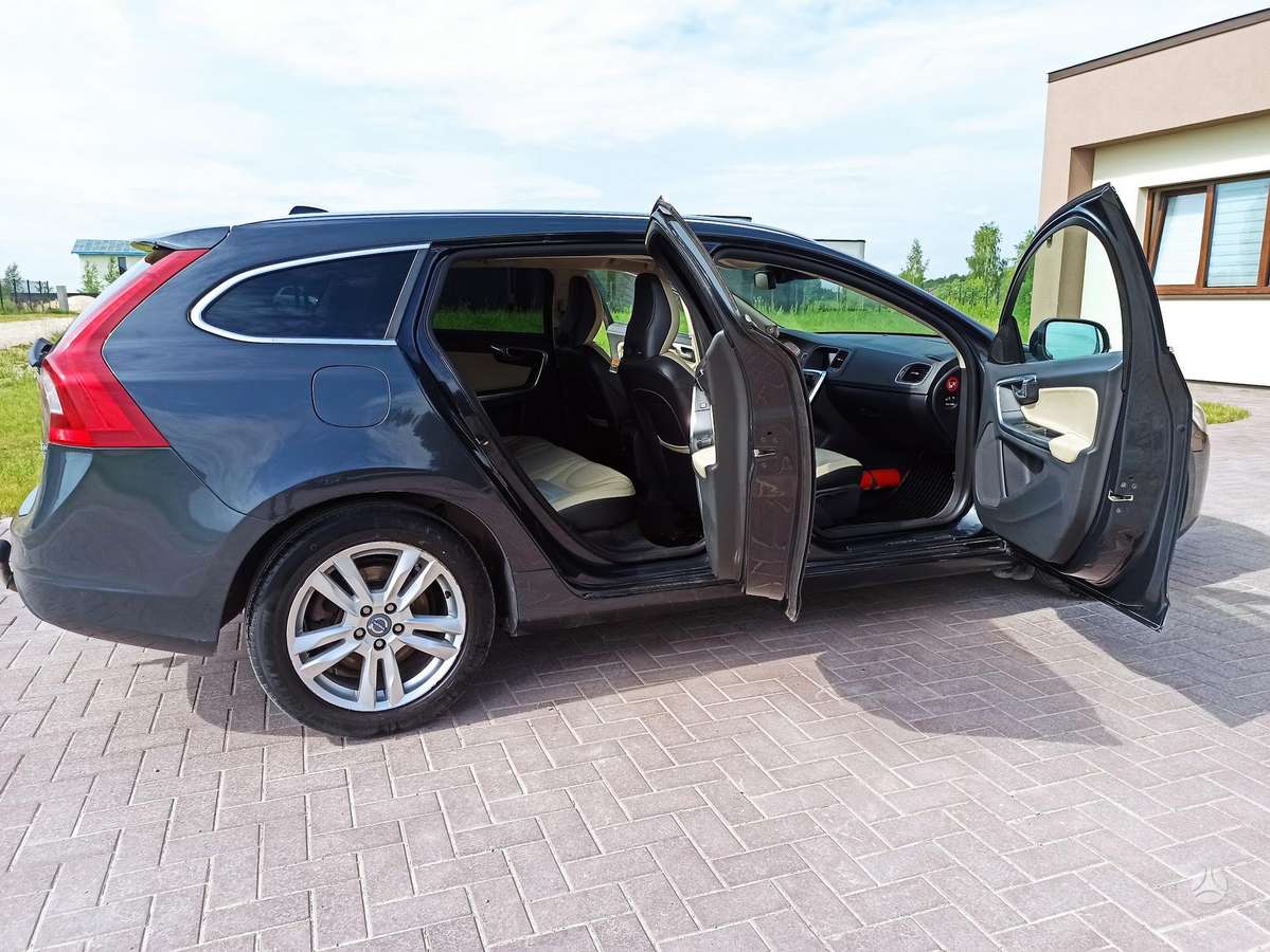 Volvo V60 2011 — photo 7