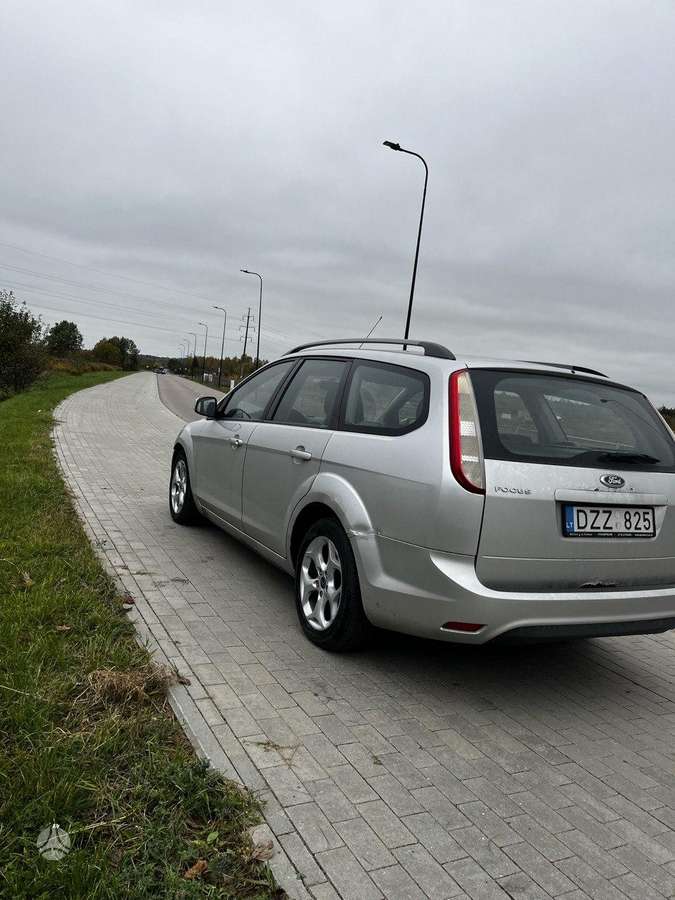 Ford Focus 2008 — engine 1596 cm³, 101 HP (74kW)