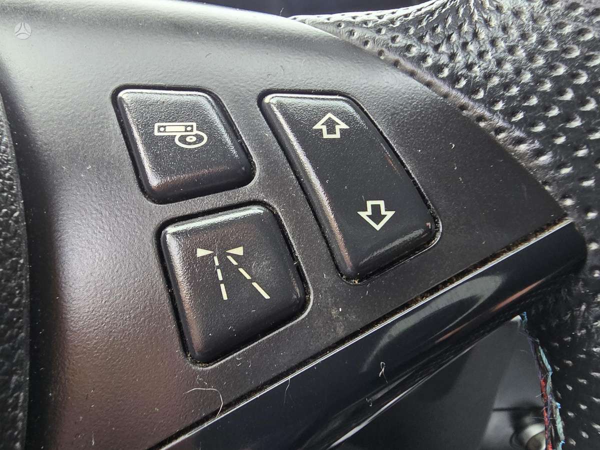 BMW 530 2009 — photo 16