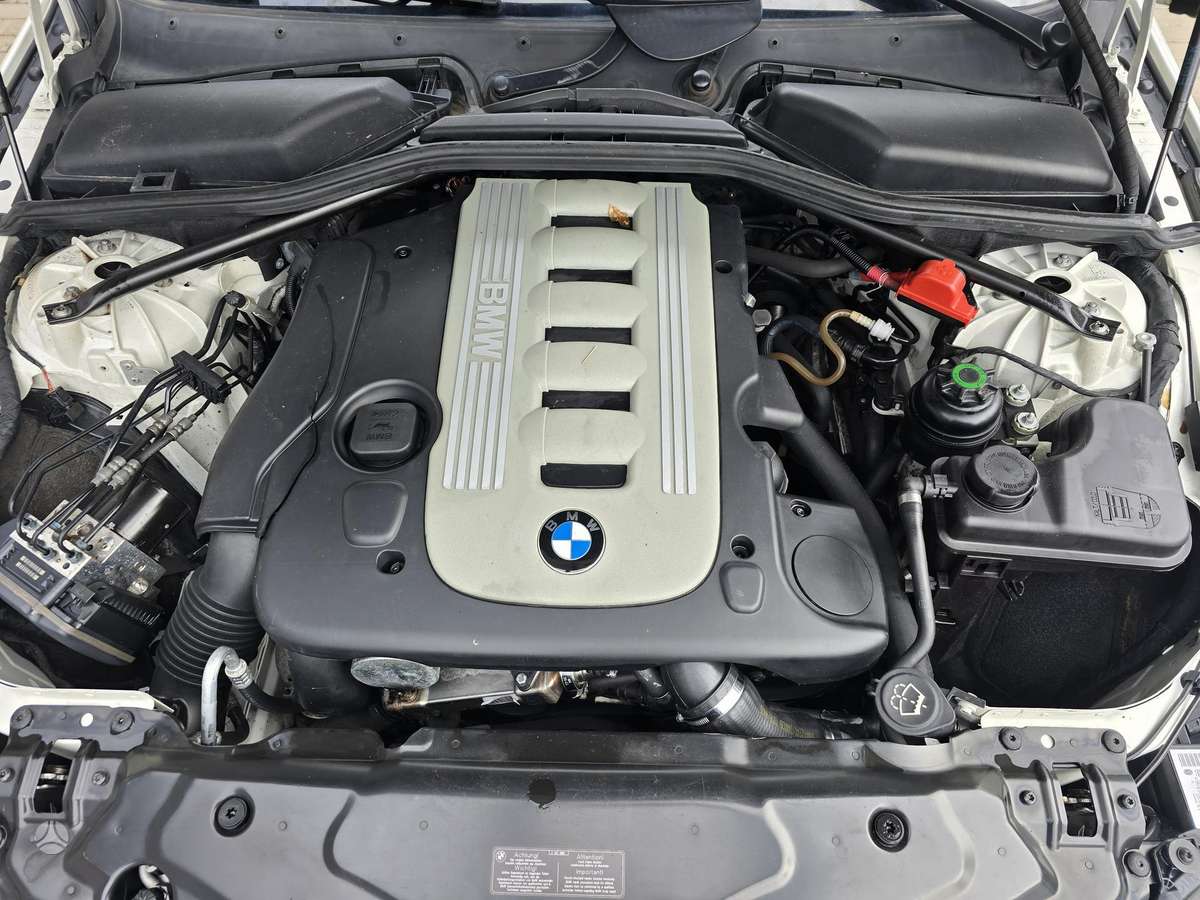 BMW 530 2009 — photo 20