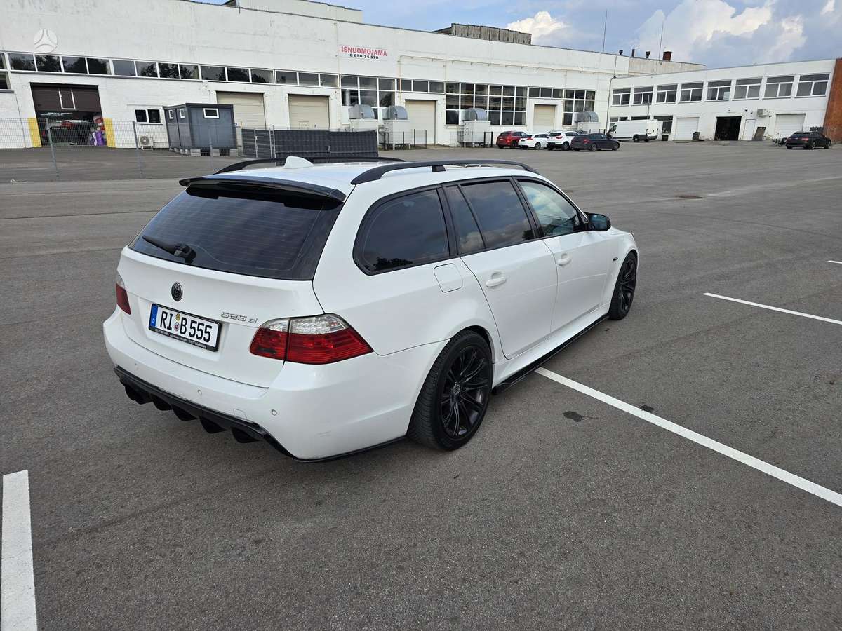 BMW 530 2009 — engine 2993 cm³, 197 HP (145kW)