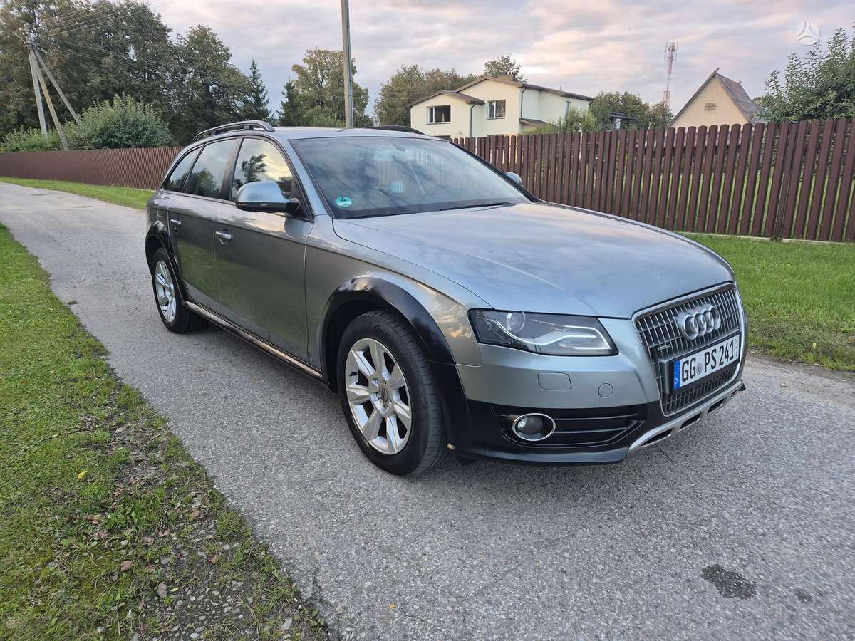Audi A4 2010 — вигляд ззаду