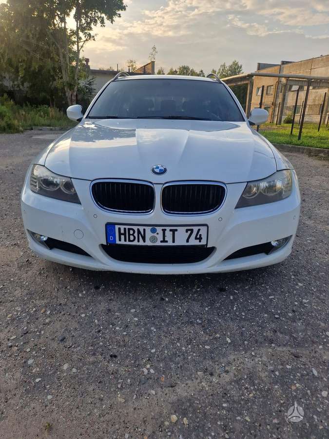 BMW 318, 2010