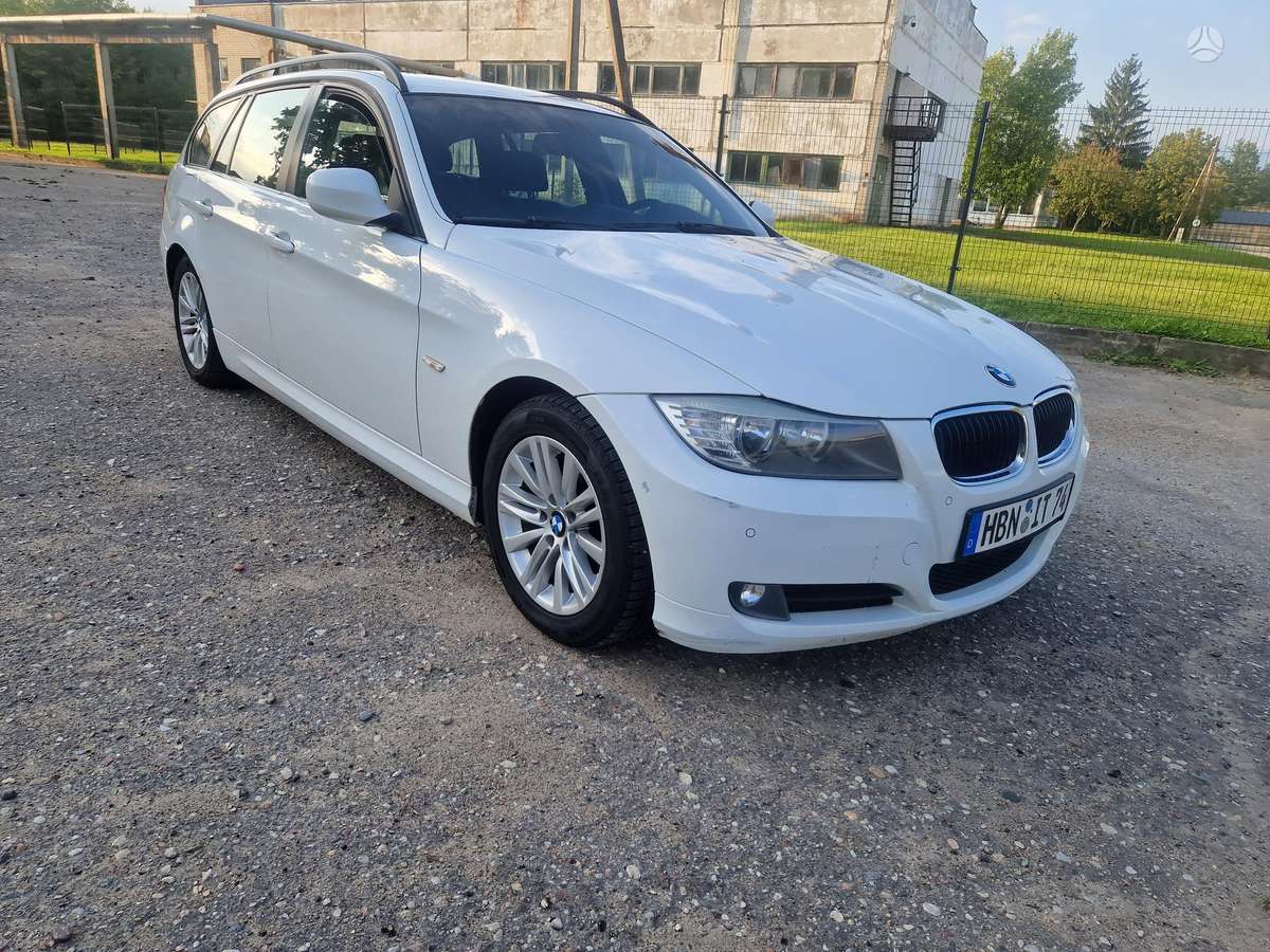 BMW 318 2010 — photo 5