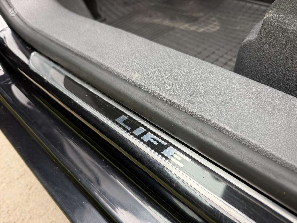 Volkswagen Touran 2013 — photo 11