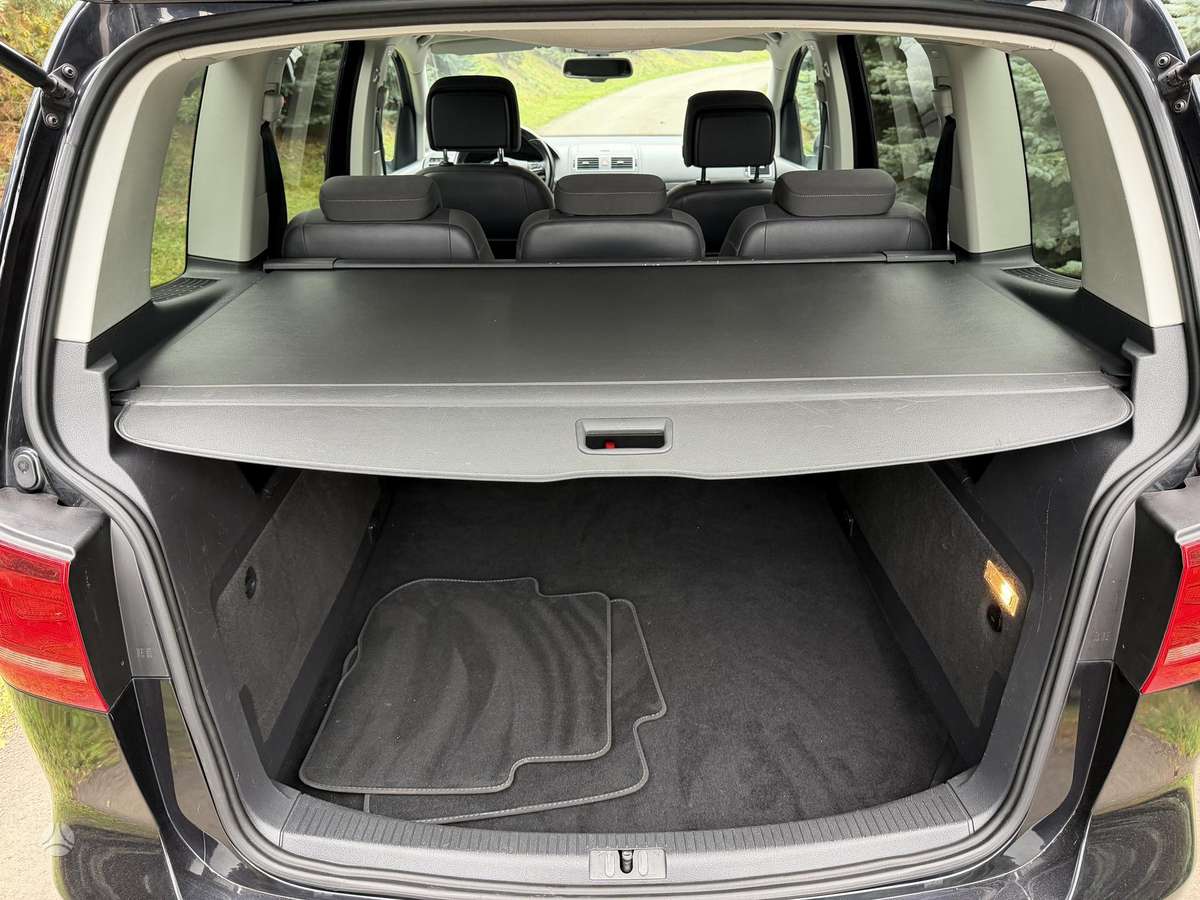 Volkswagen Touran 2013 — photo 15