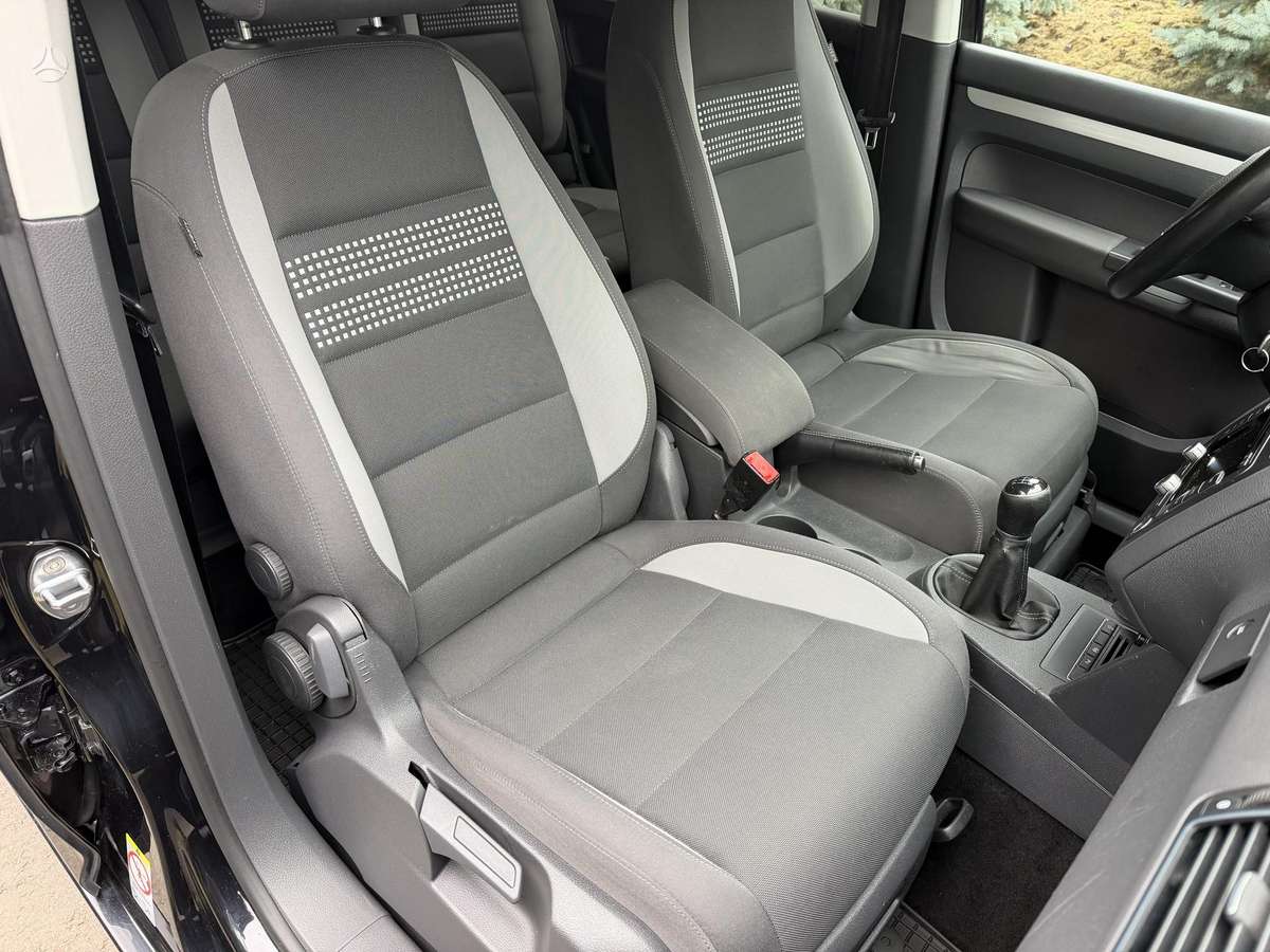 Volkswagen Touran 2013 — photo 8