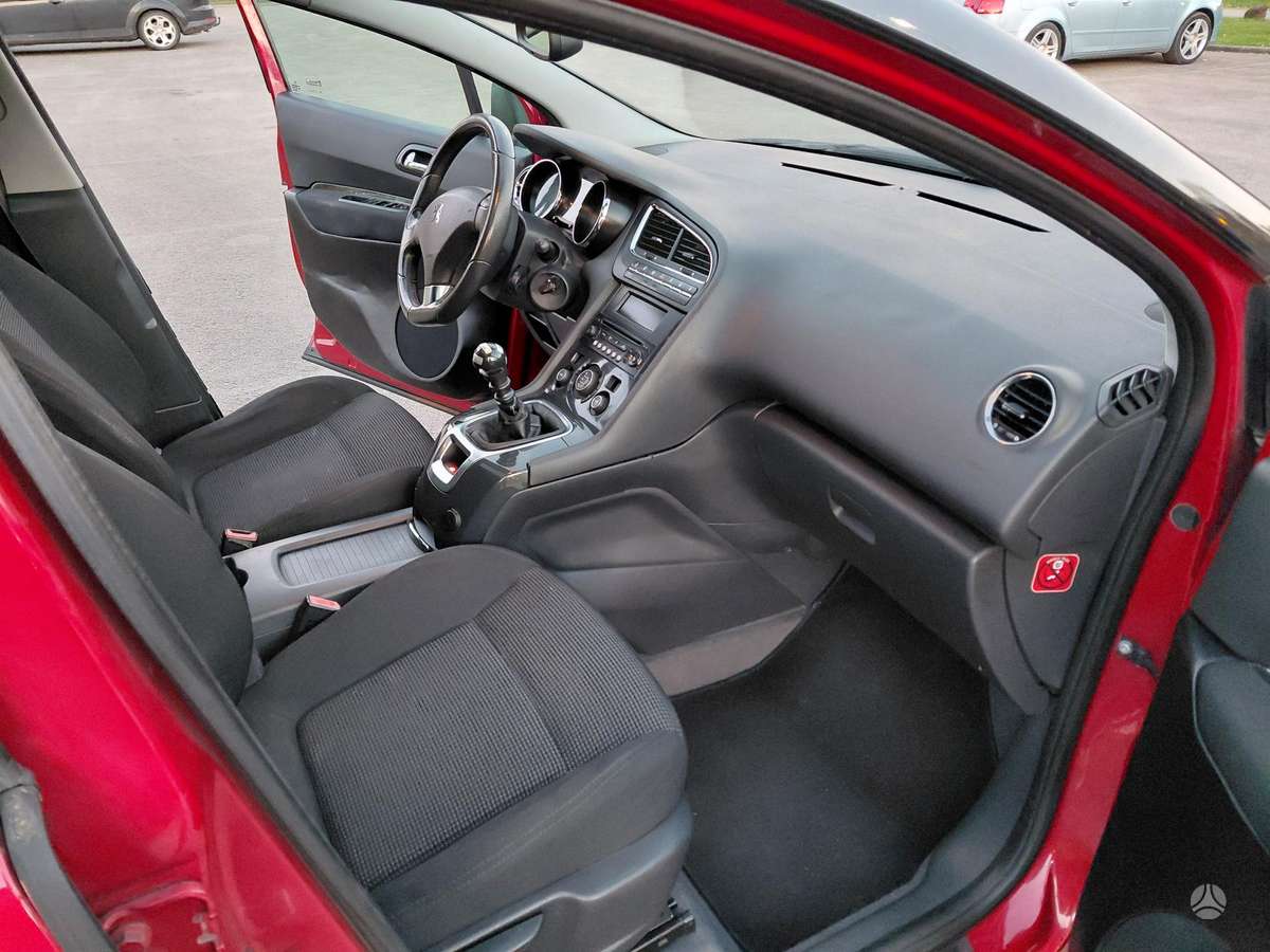 Peugeot 5008 2010 — photo 11