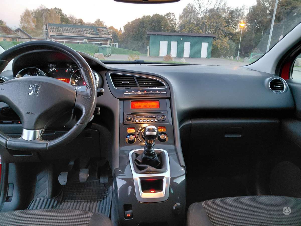 Peugeot 5008 2010 — photo 14