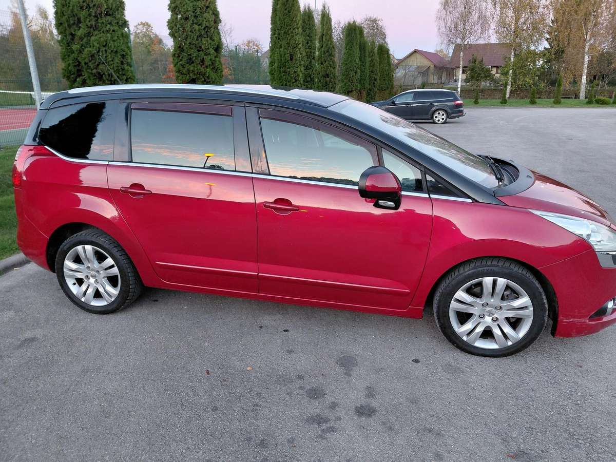 Peugeot 5008 2010 — photo 5