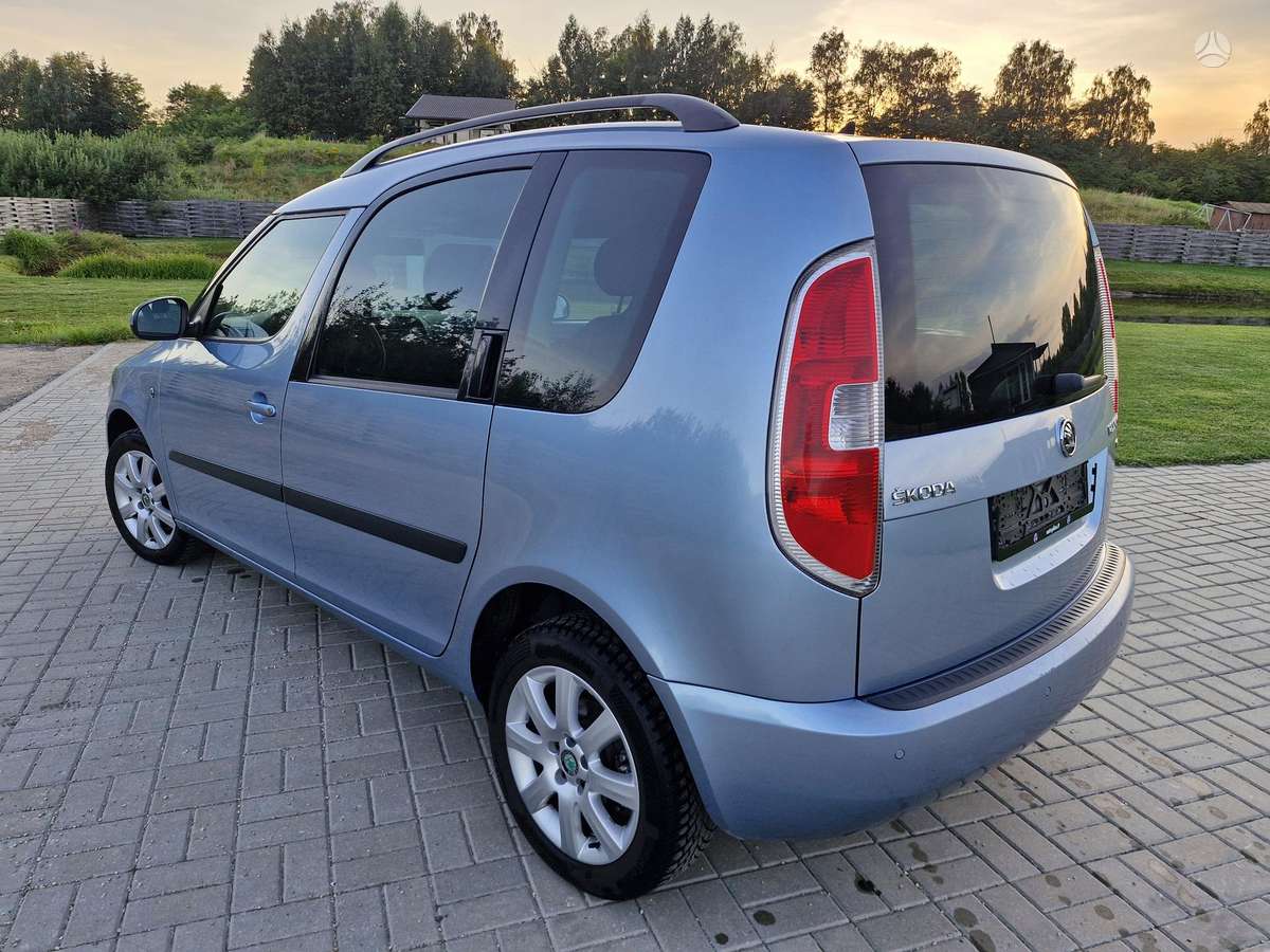 Skoda Roomster 2013 — interior