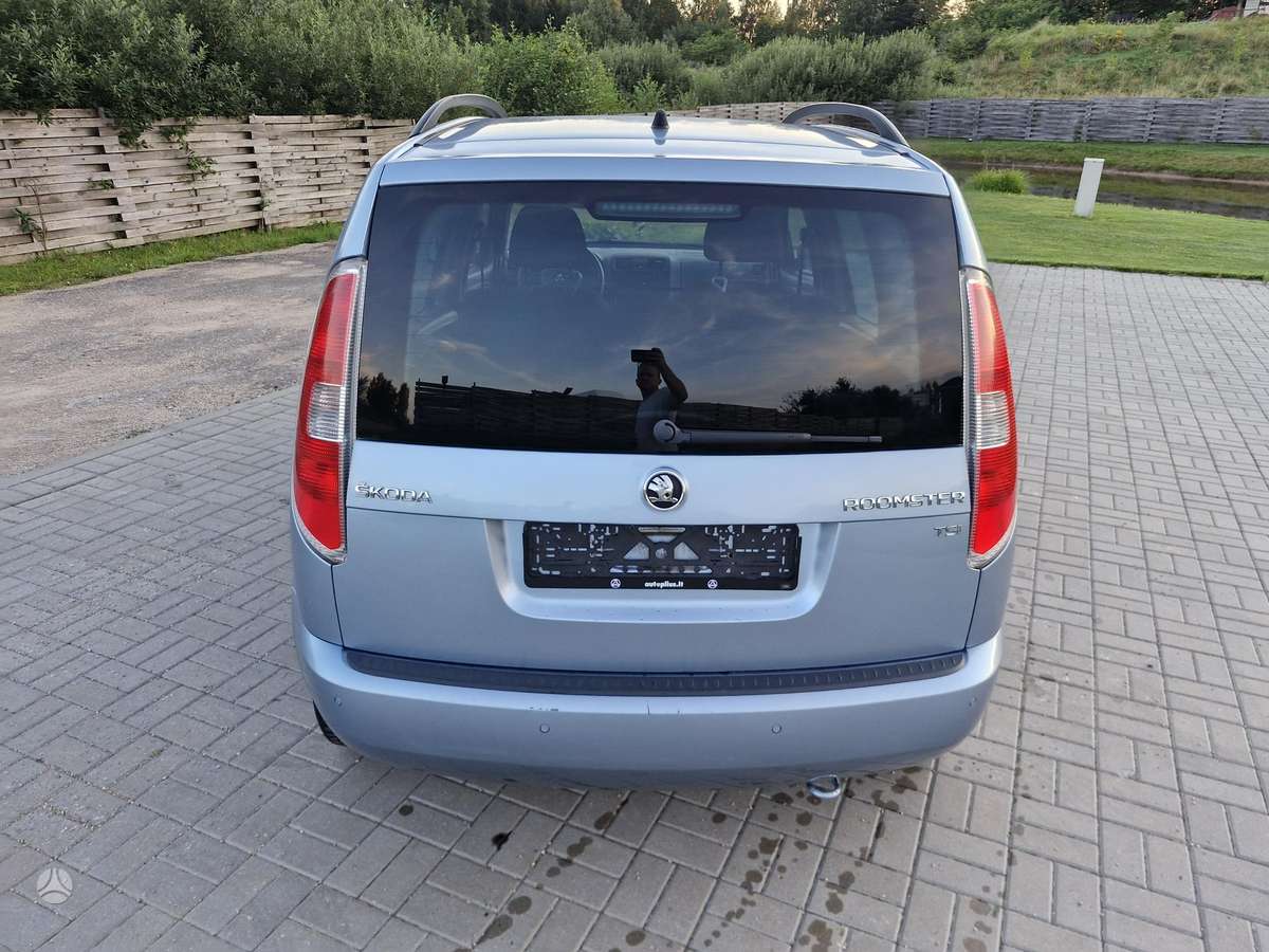 Skoda Roomster 2013 — engine 1197 cm³, 105 HP (77kW)