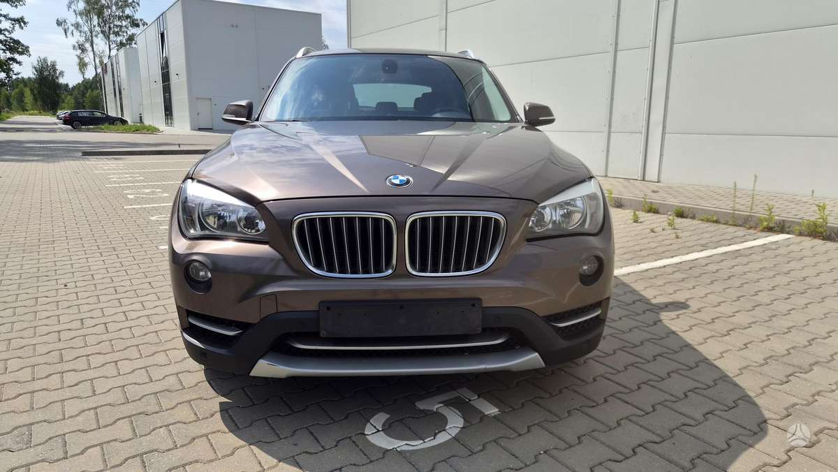 BMW X1 2014 — rear view