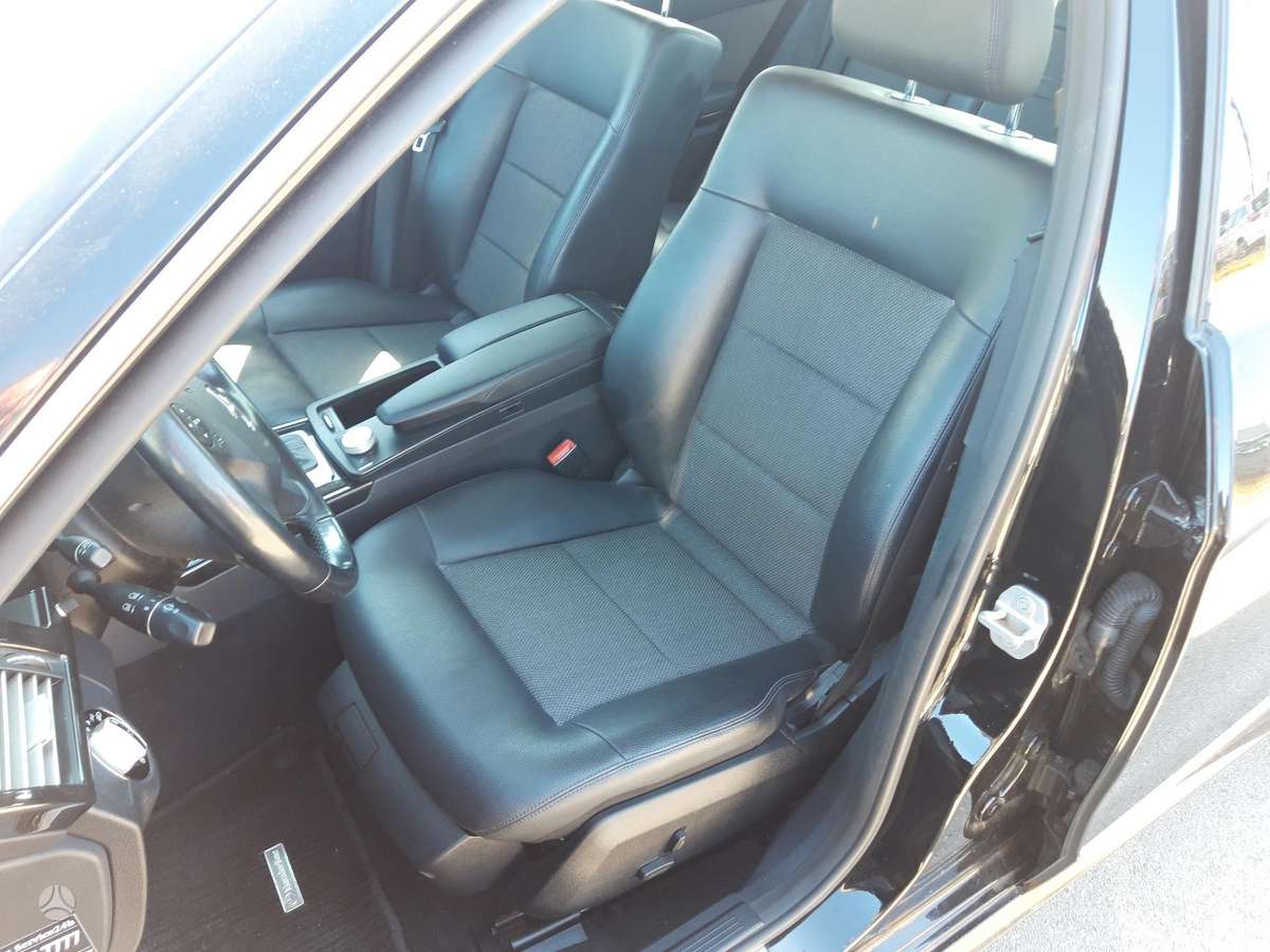 Mercedes-Benz E200 2009 — photo 13