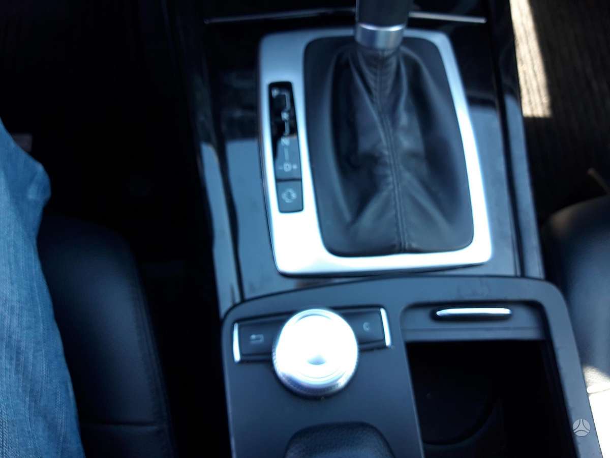 Mercedes-Benz E200 2009 — photo 16