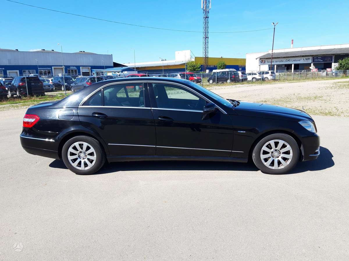 Mercedes-Benz E200 2009 — engine 1800 cm³, 184 HP (135kW)