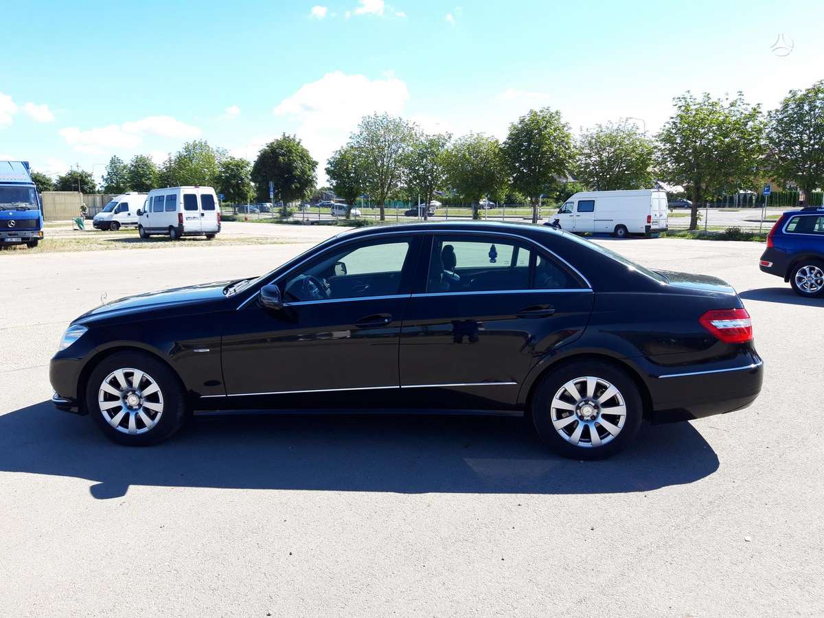 Mercedes-Benz E200 2009 — photo 5