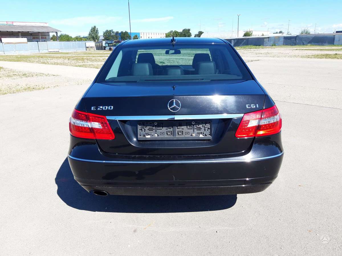 Mercedes-Benz E200 2009 — photo 6