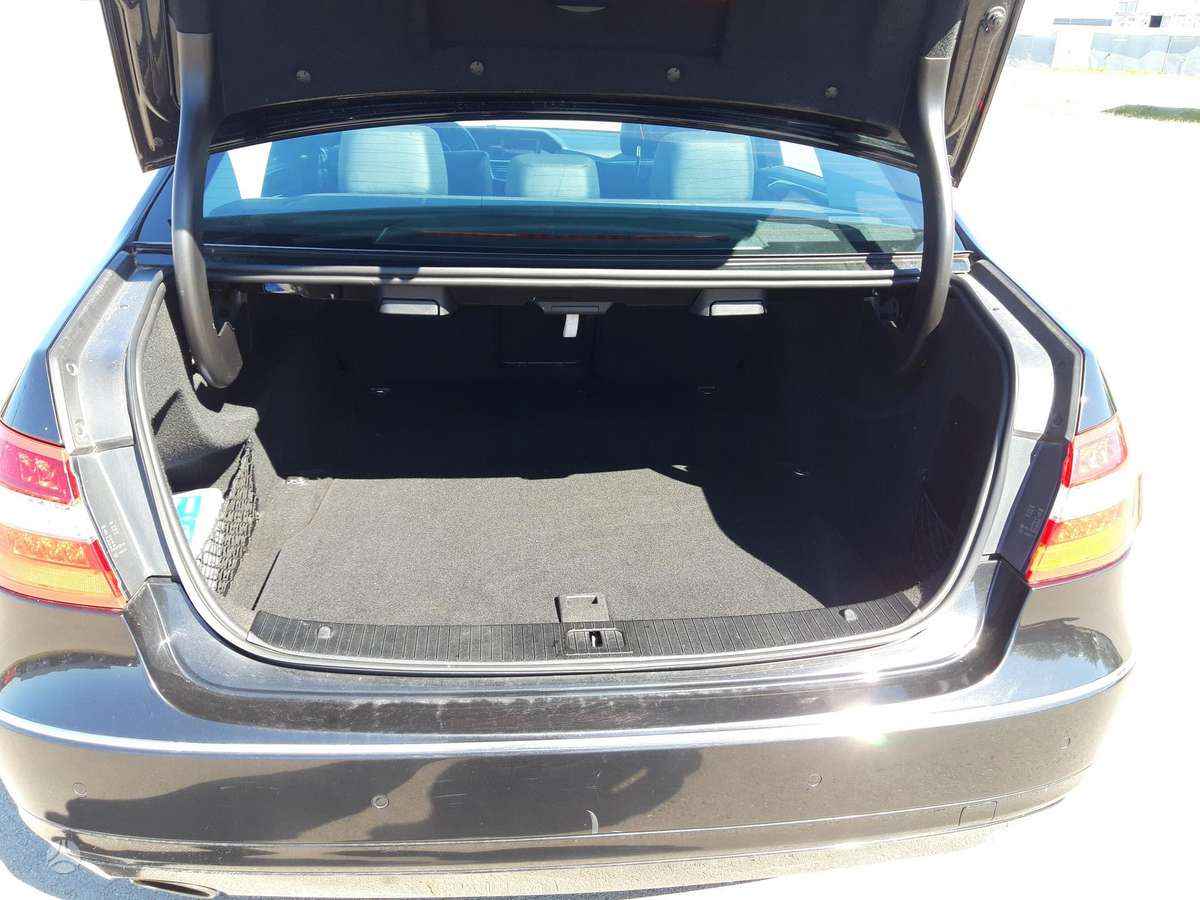 Mercedes-Benz E200 2009 — photo 7