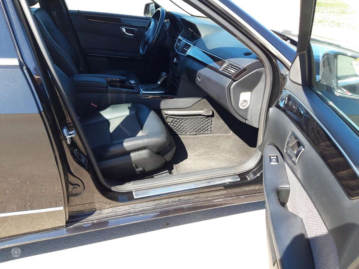 Mercedes-Benz E200 2009 — photo 9