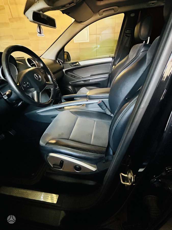 Mercedes-Benz M 2009 — photo 12