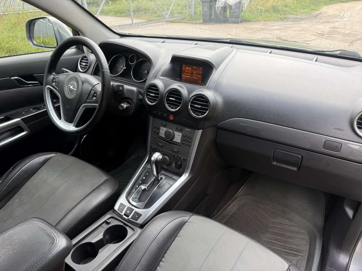 Opel Antara 2012 — photo 9