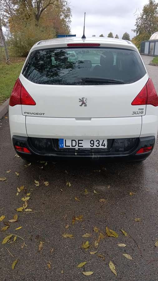 Peugeot 3008 2012 — двигун 1560 cm³, 111 HP (82kW)