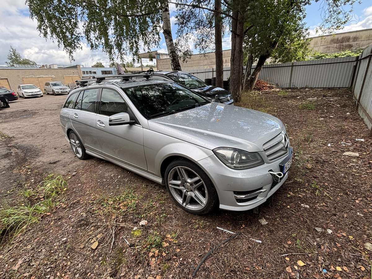 Mercedes-Benz C220, 2014