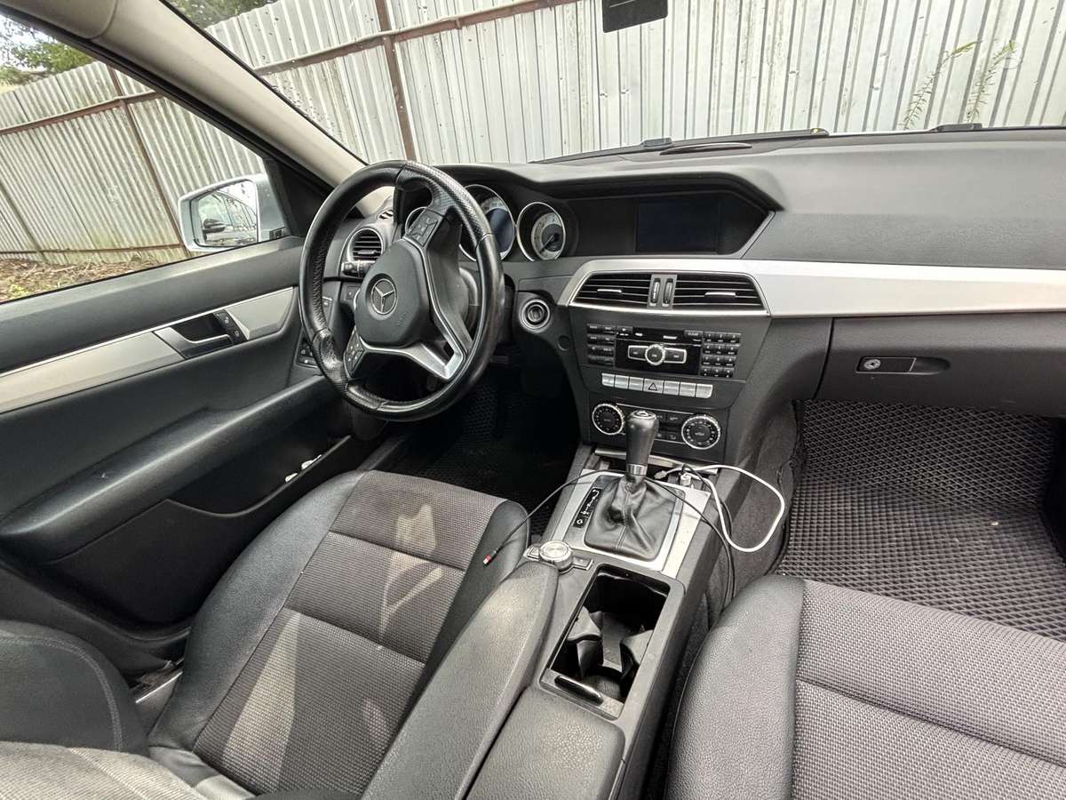 Mercedes-Benz C220 2014 — photo 6