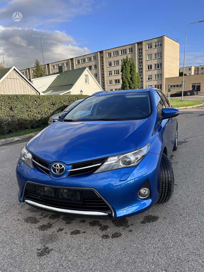 Toyota Auris 2014 — vehicle for AFU Ukraine