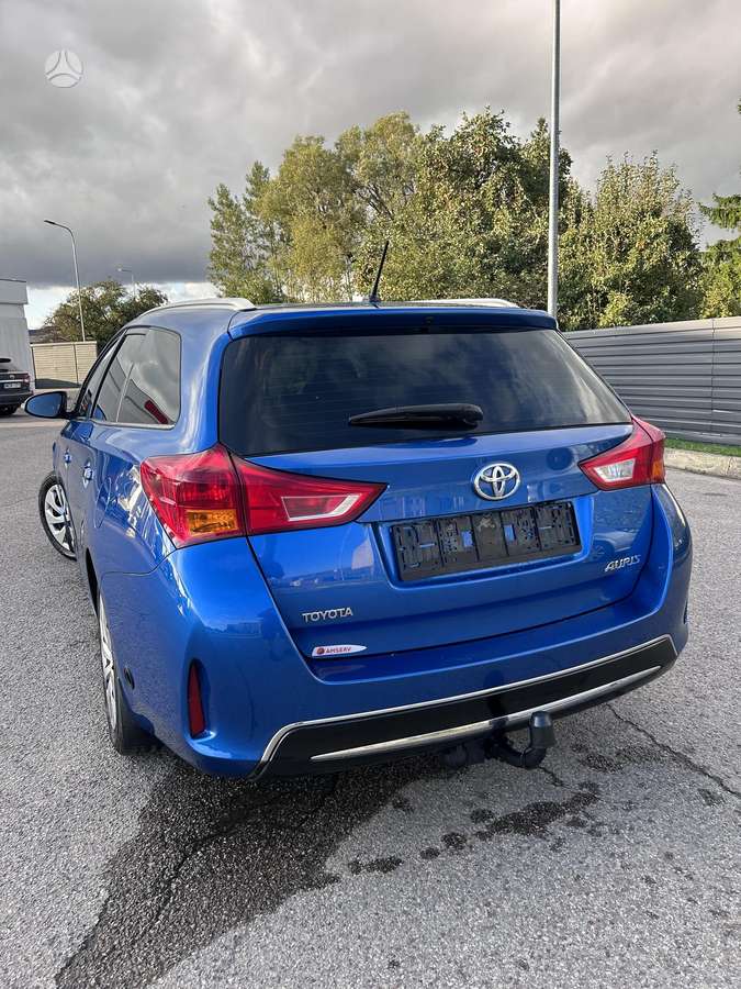 Toyota Auris 2014 — photo 11
