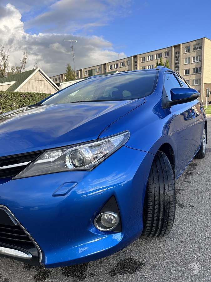 Toyota Auris 2014 — photo 12