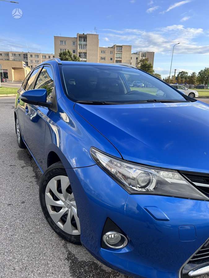 Toyota Auris 2014 — photo 13