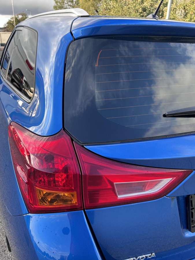 Toyota Auris 2014 — photo 16