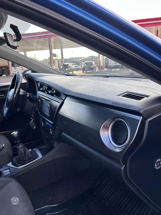 Toyota Auris 2014 — photo 26
