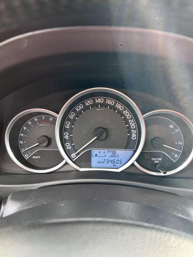 Toyota Auris 2014 — photo 36