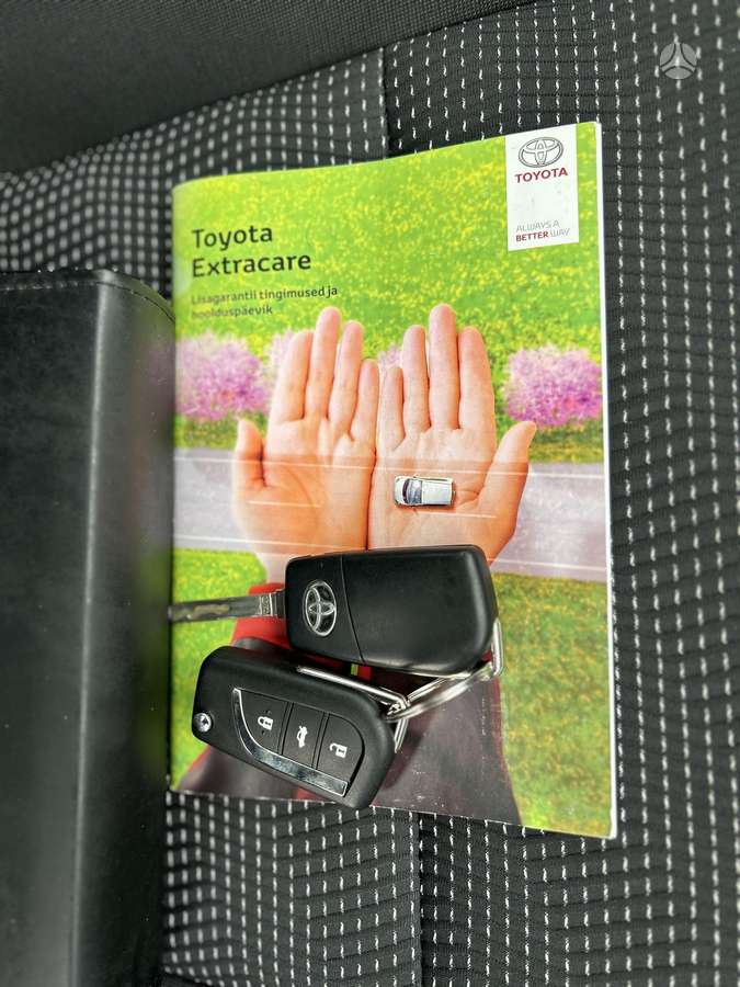 Toyota Auris 2014 — photo 40