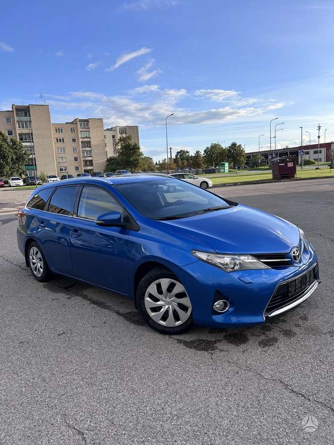 Toyota Auris 2014 — photo 6