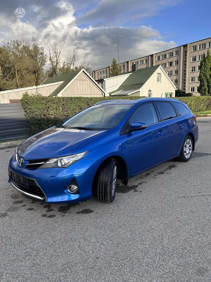 Toyota Auris 2014 — photo 7