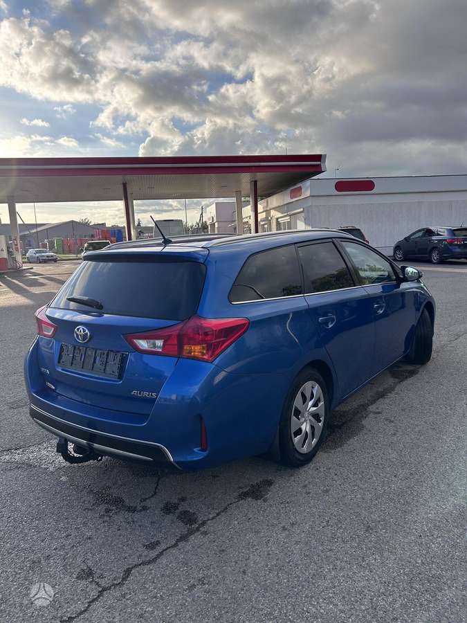 Toyota Auris 2014 — photo 9