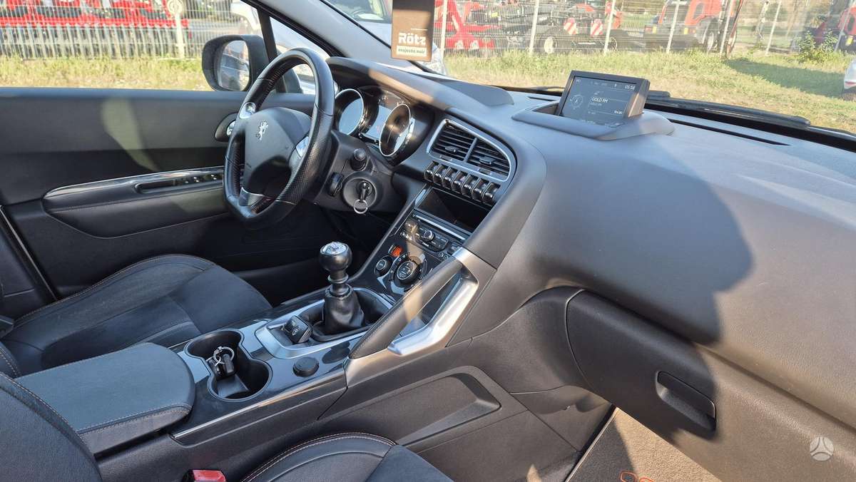 Peugeot 3008 2015 — photo 24