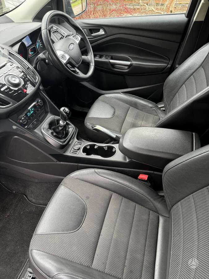 Ford Kuga 2013 — photo 13