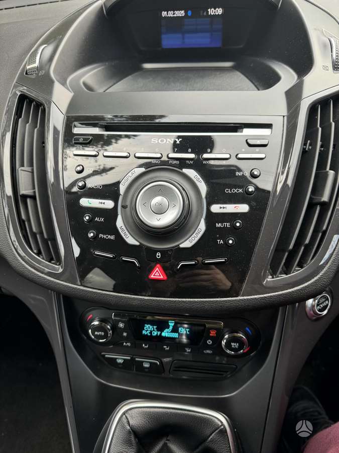 Ford Kuga 2013 — photo 18