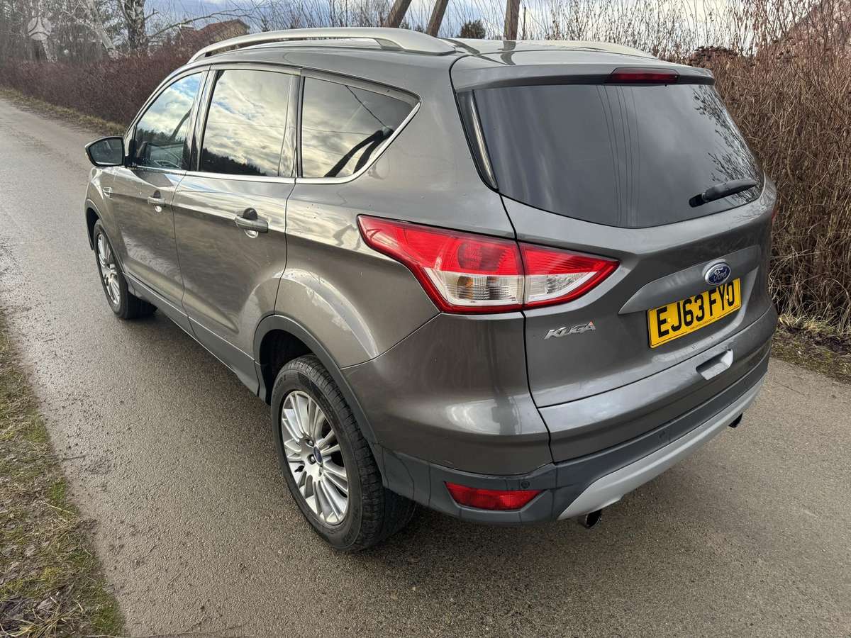 Ford Kuga 2013 — interior