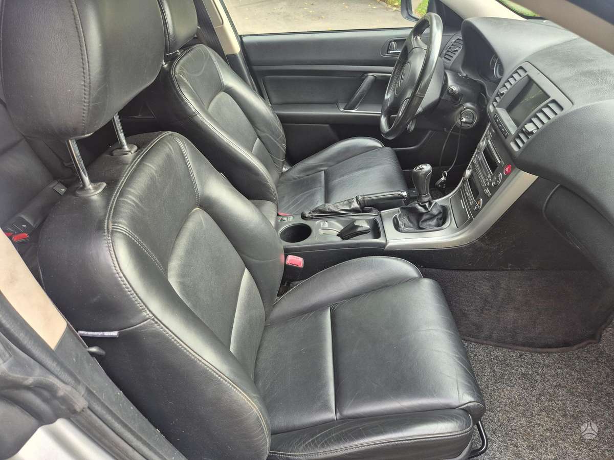 Subaru Outback 2004 — фото 10