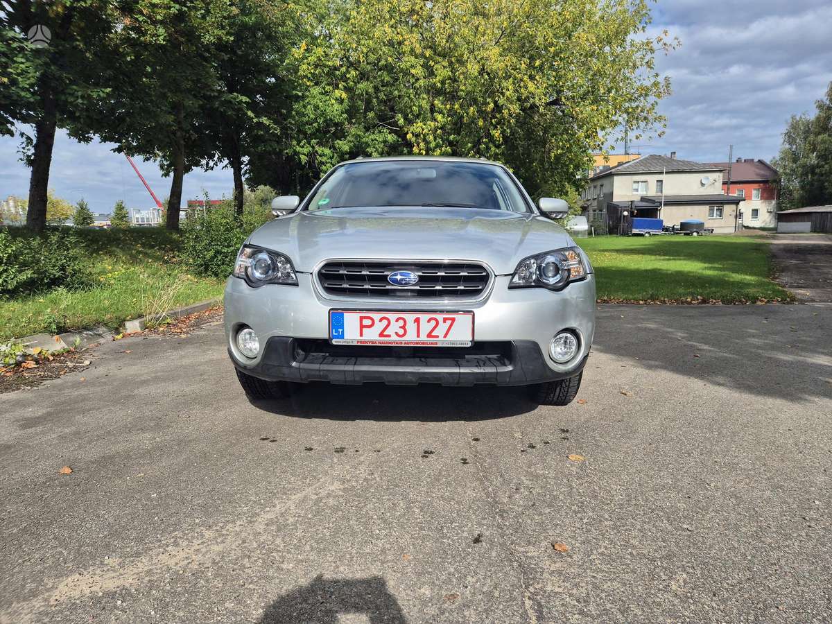 Subaru Outback 2004 — вигляд ззаду